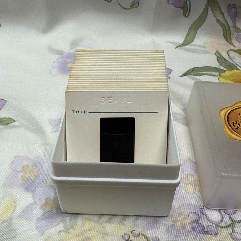 Vintage‎ 1971 Kodak Colorwatch System 35mm Slides w/ Case